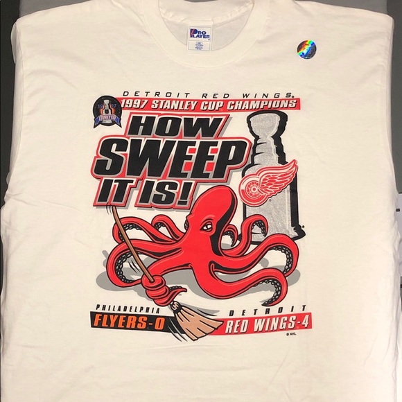 Vtg 97’ Detroit Red Wings Stanley Cup Octopus Tee - Picture 1 of 4